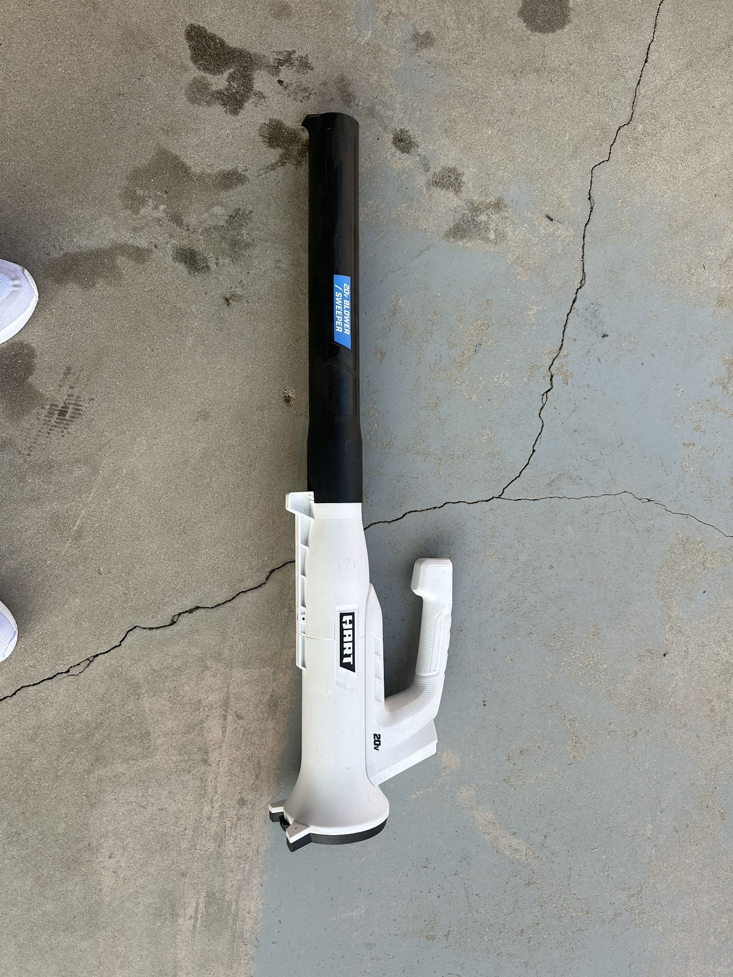 Leaf blower