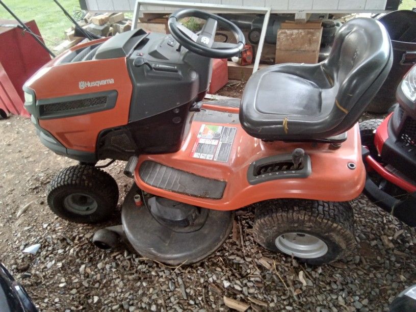 Husqvarna Riding Mower 46" Cut