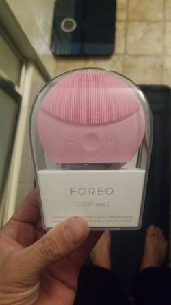 Foreo facial cleansing brush