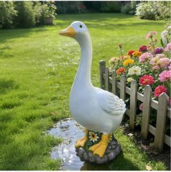 Outdoor Porch Goose Statue, 20 Inch Large Porch Décor, White
