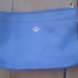 Beautiful Baby Blue COACH Crossbody Handbag 