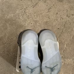 10.5 Wolf Grey 5s 