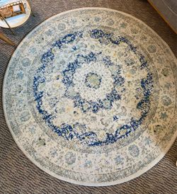 Round area rug
