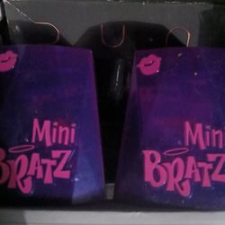 New Collectible Bratz Mini Figures+Motorcycle 