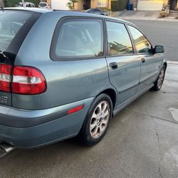 2002 Volvo V40