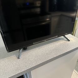 32 “ Amazon Fire Tv w/remote!