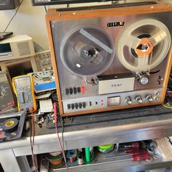 Vintage TEAC 1500W tape deck in working condition