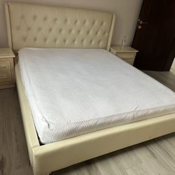 Queen Size Mattress And Box Spring Headboard Footboard Bed Dresser Mirror 2 Nights 