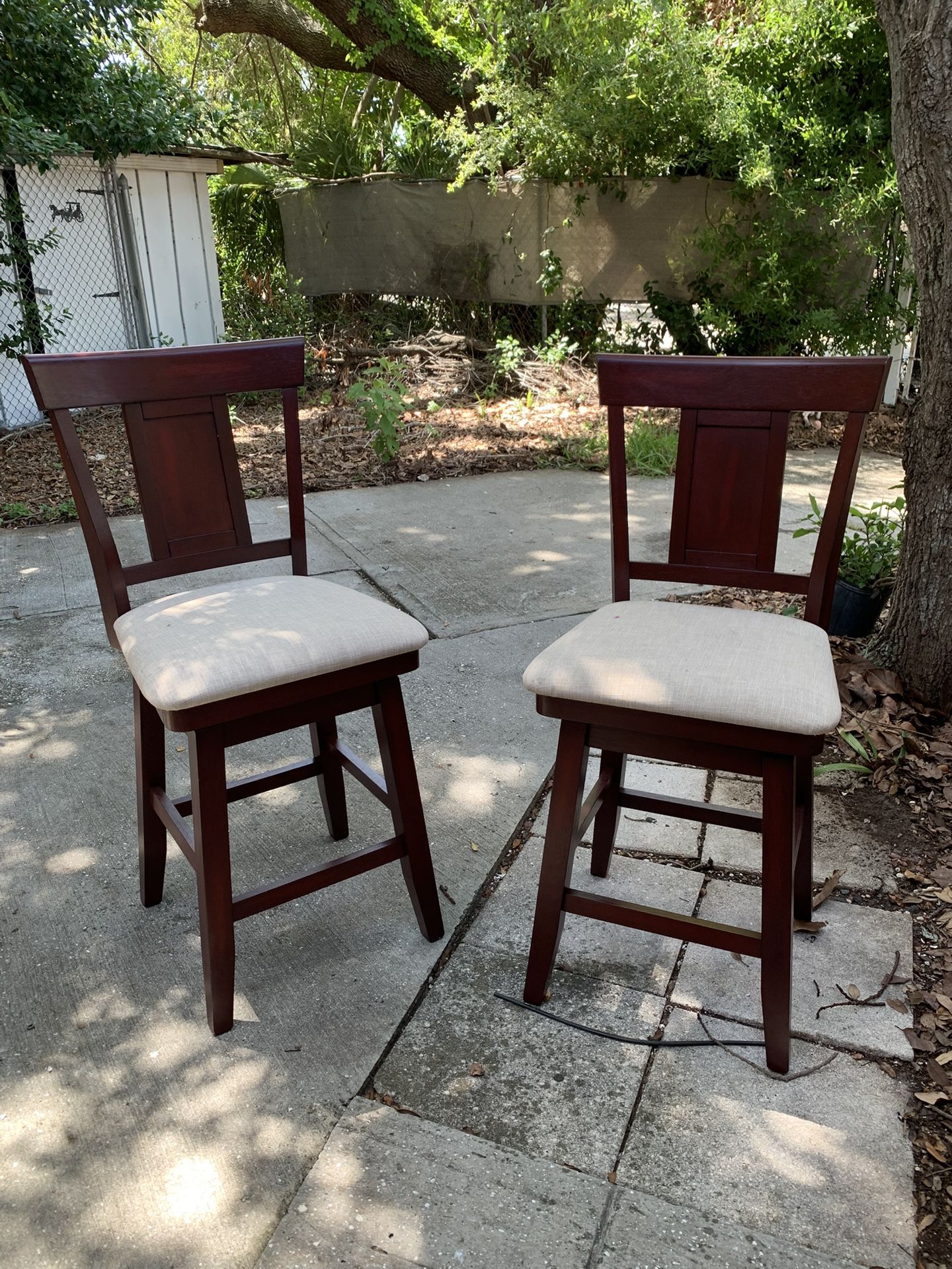 2 Bar Stools