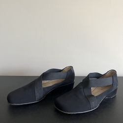 Taryn Rose Slip On Wedge Shoes 38.5 US 8 Black Leather Elastic Straps Italy