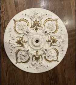 Rare high-end large ceiling medallion gilded