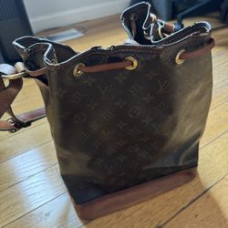 Louis Vuitton Purse 