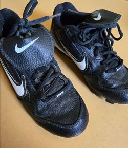 Nike Youth Size 2.5 Sport Cleats. Good Shape. 35th Ave and Union Hills area.