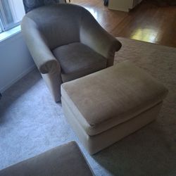 Chairs and Ottomans 
