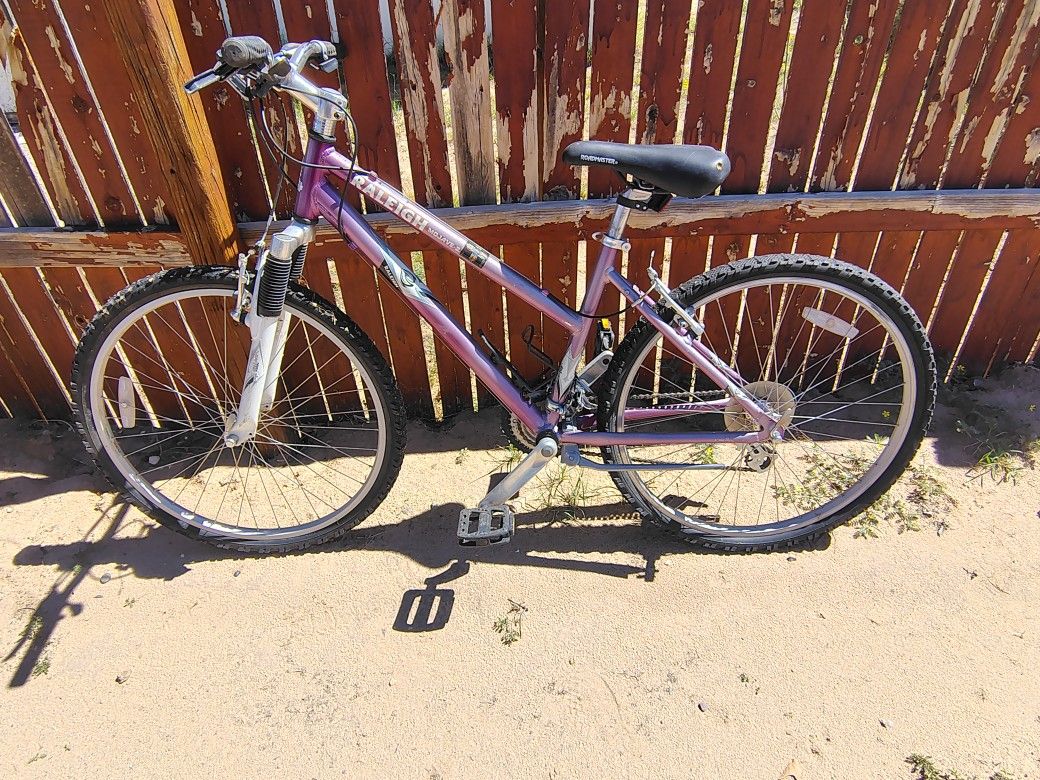 Women's Raleigh Bike