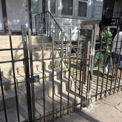 Custom Gate