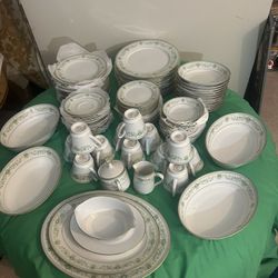 PRE-OWNED IN GRREAT CONDITION 93 PIECE SET OF NORITAKE SPRING MEADOW PATTERN 2484, COMPLETE SERVICE FOR 12