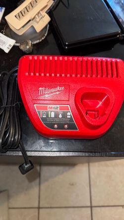 M12 Milwaukee charger
