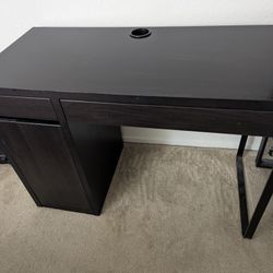 Office Desk With Chair 