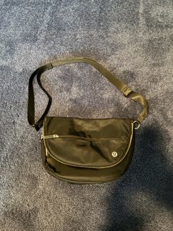 Lululemon Black Crescent Crossbody Bag Adjustable Strap Zipper Pocket