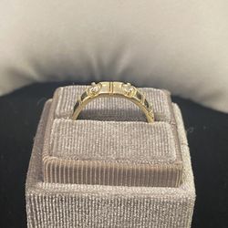 10k GOLD  DIAMOND RING  SZ 7.5