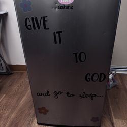 Galanz Mini Fridge 