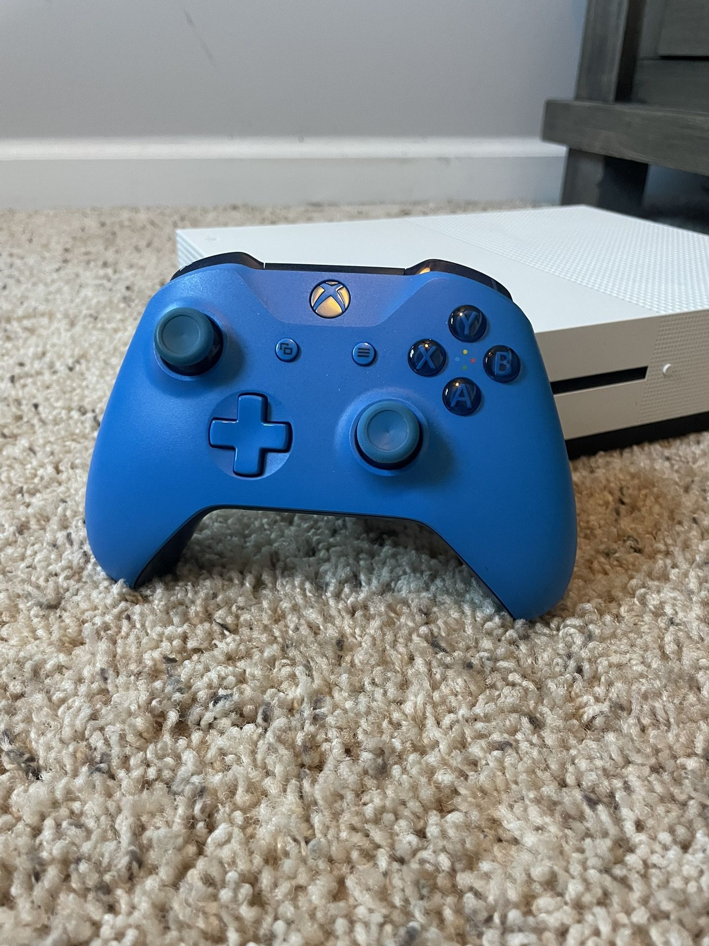 Xbox One S With Special Blue Wireless Controller