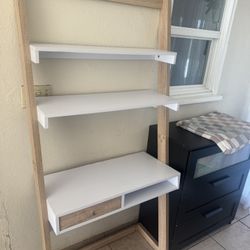 Leaning Ladder Shelf Desk 