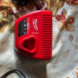 M12 Charger