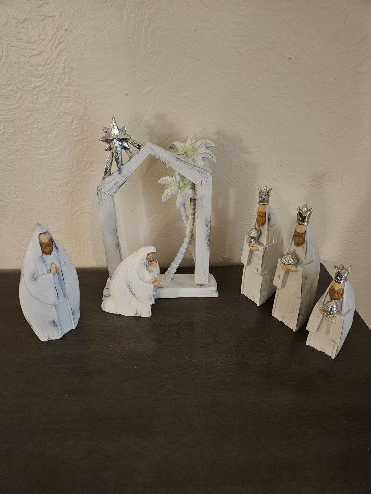 White Washed Faux Wood Ceramic Six Piece Nativity Set