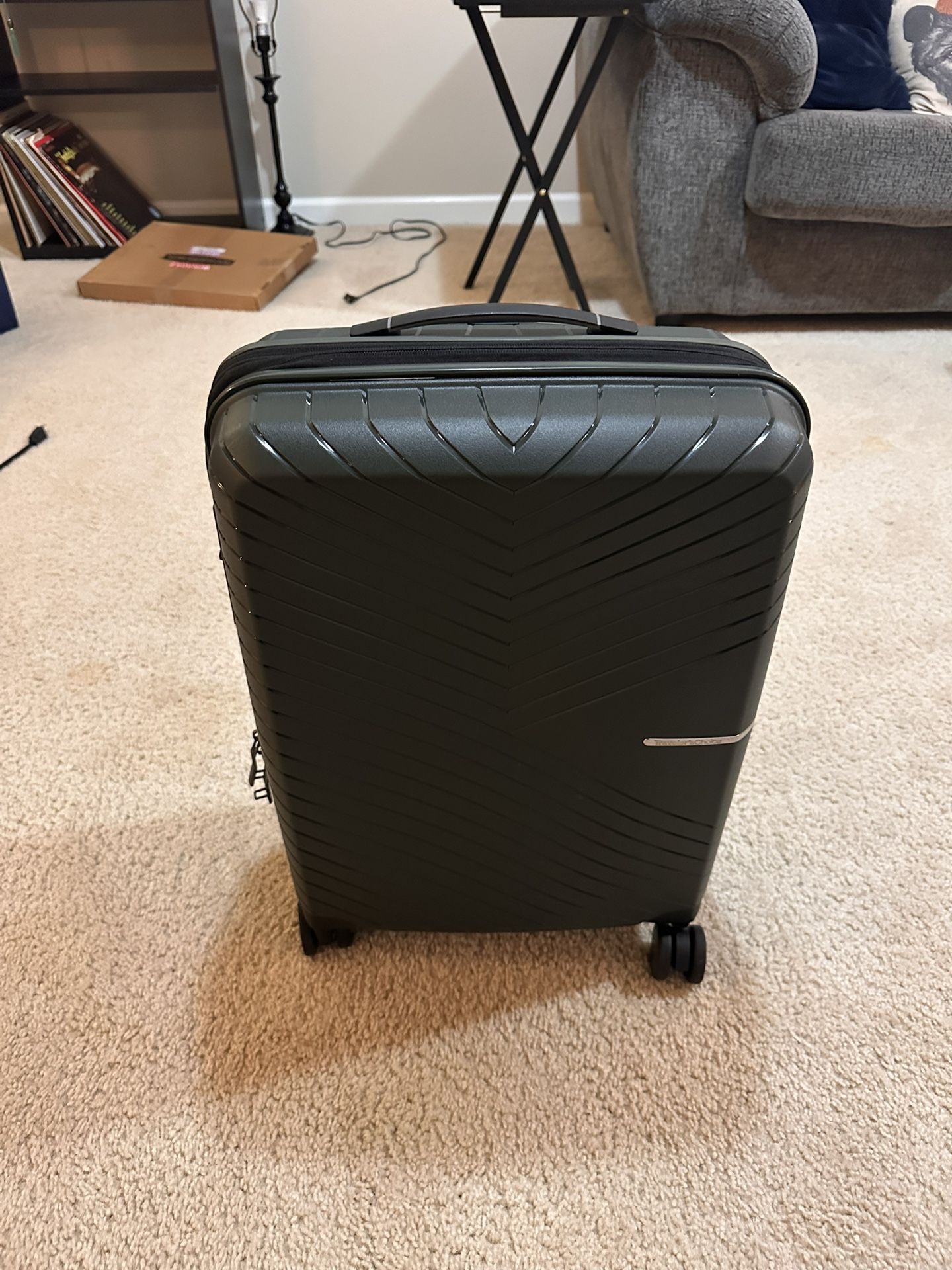 New: Dark Hunter Green Travelers Choice Suitcase