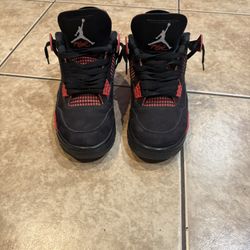 Red thunder jordan 4’s