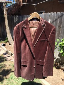 Men’s brown velvet blazer