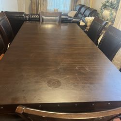 Free Dinning Table