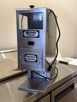 BUNN Commercial Coffee Maker + Grinder – Café Setup
