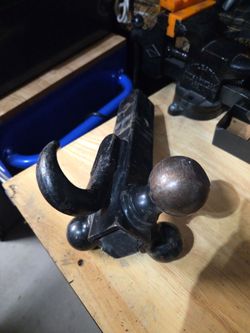 Reese Towpower Tri-Ball mount with a hook