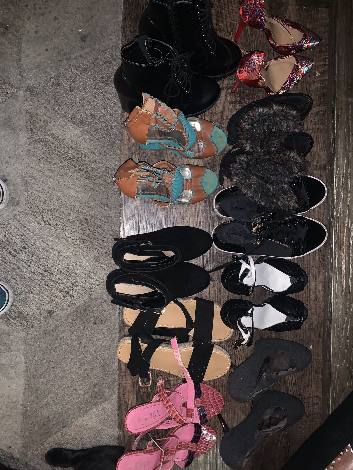 $5 Shoes! Women Size 8