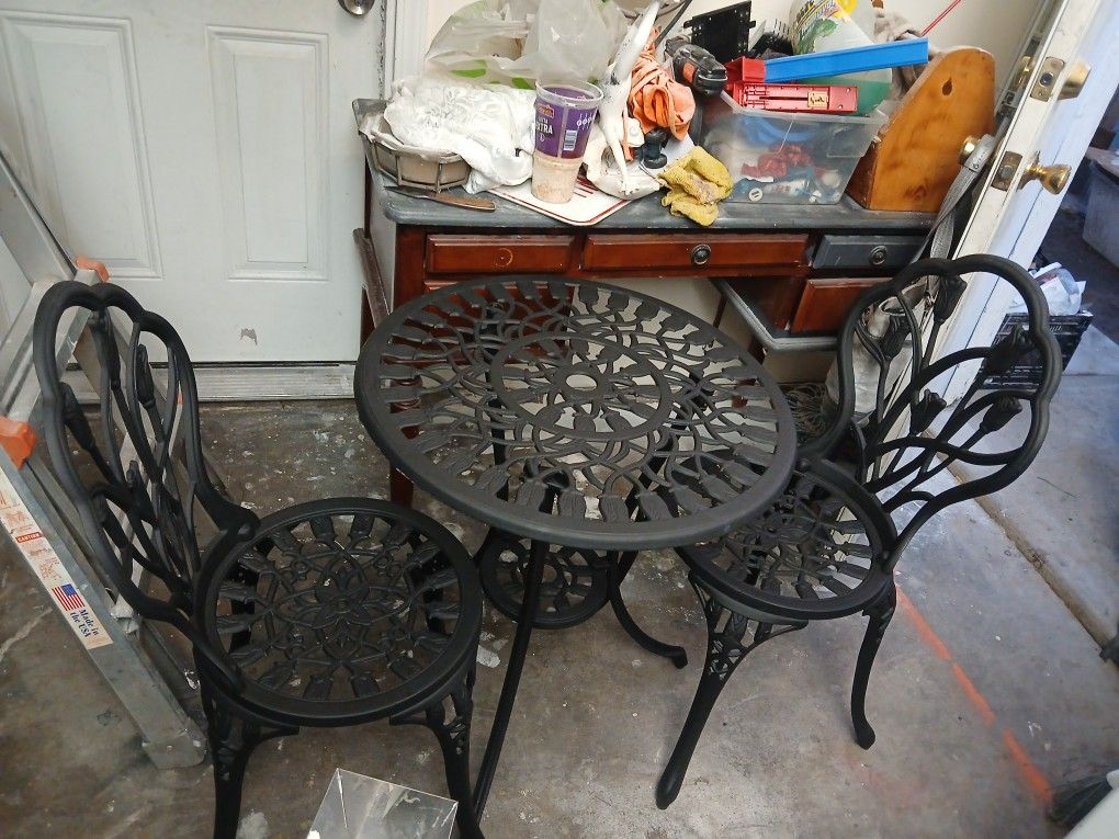 Cast Table Chair Set