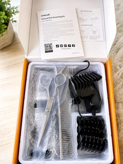Oneisall Pet Grooming Clippers Kit w/ Accessories – New