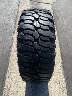 (1) 285/65R18 Super Swamper