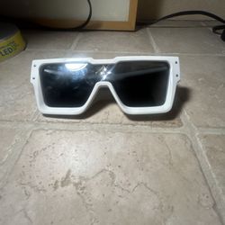 Louis Vuitton Cyclone sunglasses 