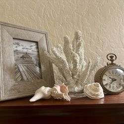 18” Wood Floating Shelf