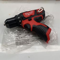  Milwaukee M12 12V Lithium-Ion Cordless 3/8 in. Drill/Driver (Tool-Only)