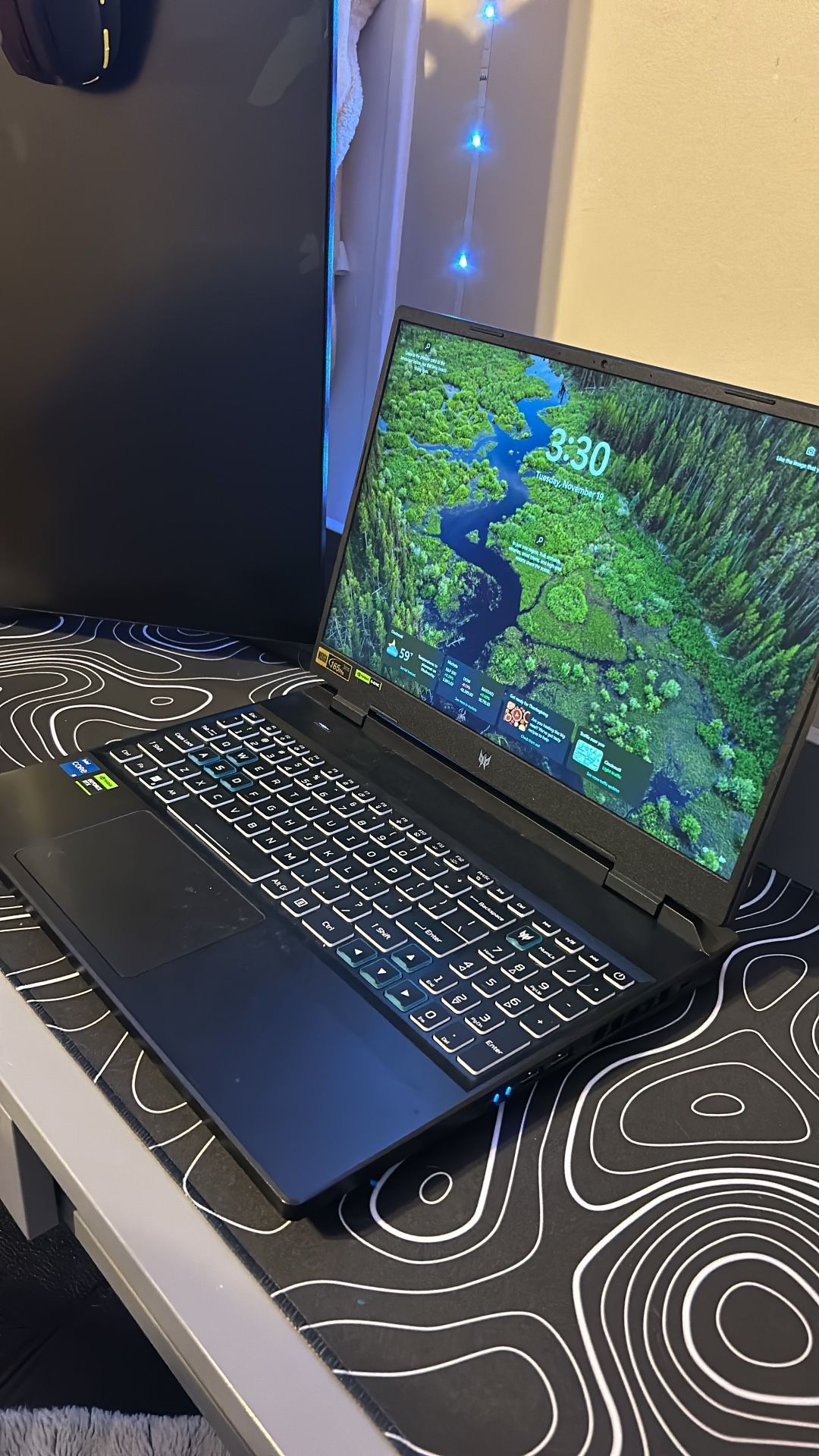 Gaming Laptop Acer Predator Neon Helios