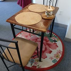 Table And chairs 