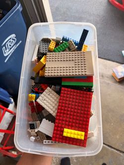 Bulk LEGO Bricks and Baseplates Lot