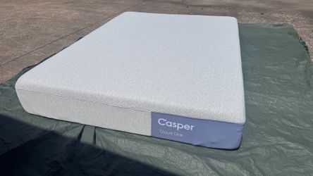 Cloud One, Queen mattress  Like New, Perfect Condition