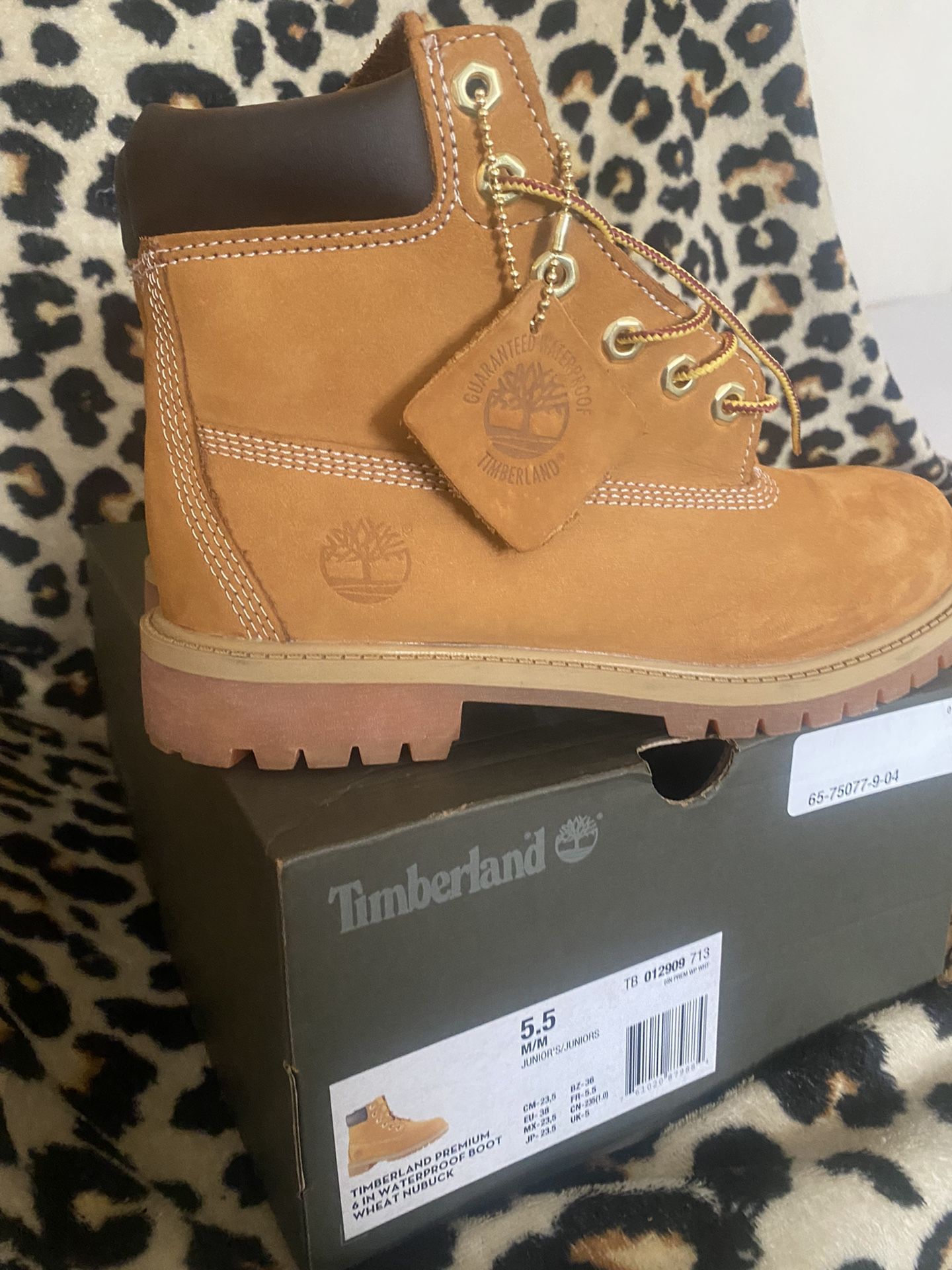 Timberlands Boots Size 5.5 Youth 