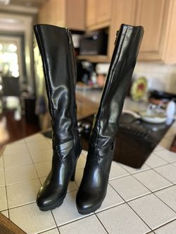 Guess high heels boots