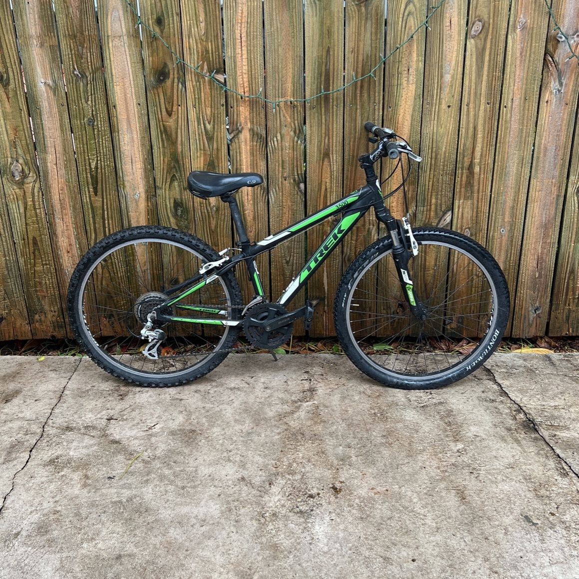 33 CM 13 TREK ALPHA 3500 3 SERIES BIKE BICYCLE MOUNTAIN BLACK GREEN FRONT SUSPENSION SHOCK for Sale in Miami FL OfferUp